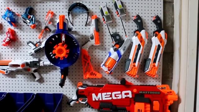 Payback Time Finds A Treehouse! Nerf Blaster Battle! смотреть онлайн