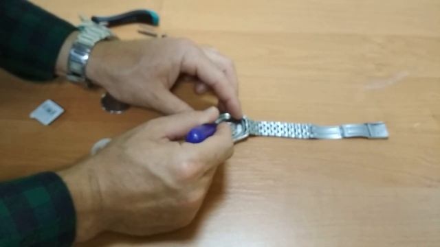 Какая батарейка в часах Casio mtp 1222 ? Замена батарейки смотреть онлайн