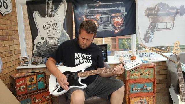 Squier Contemporary Active Stratocaster HH Review смотреть онлайн