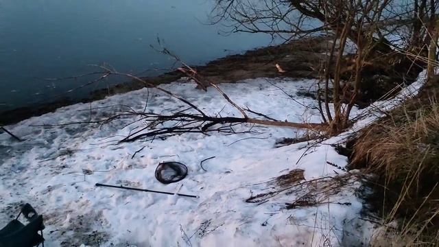 НА РЫБАЛКЕ И ТАК БЫВАЕТ... Рыбалка на Нижней Москва реке в ПОЛОВОДЬЕ! смотреть онлайн