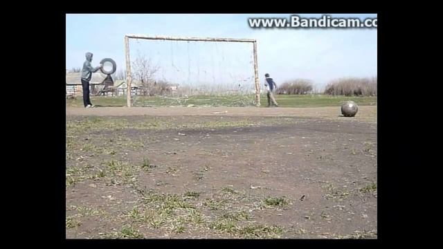 Igor Lysenko - мячом в шину