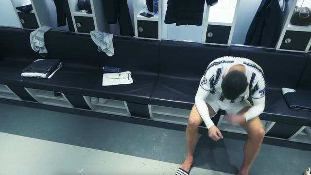 ?CRISTIANO RONALDO IN TEARS AFTER JUVE LOSS TO PORTO ? смотреть онлайн