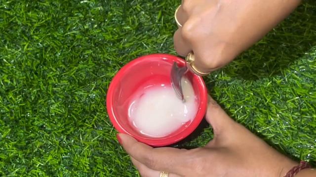 कितनी भी रूखी बेजान त्वचा हो इस क्रीम से आएगा जबरदस्त निखार | DIY moisturiser for face hand & feet смотреть онлайн