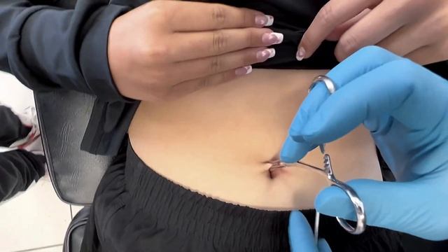 How to do Belly Button Piercing ? смотреть онлайн