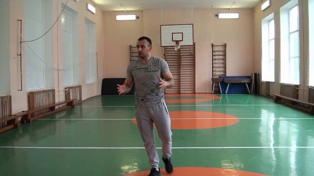 Спортивный клуб силовых упражнений «Приседай и не зевай!» смотреть онлайн