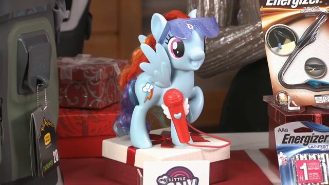 December Gift Guide with Justine Santaniello смотреть онлайн