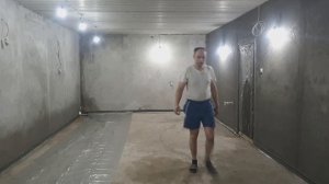 Как использовать лазерный уровень для стяжки пола?