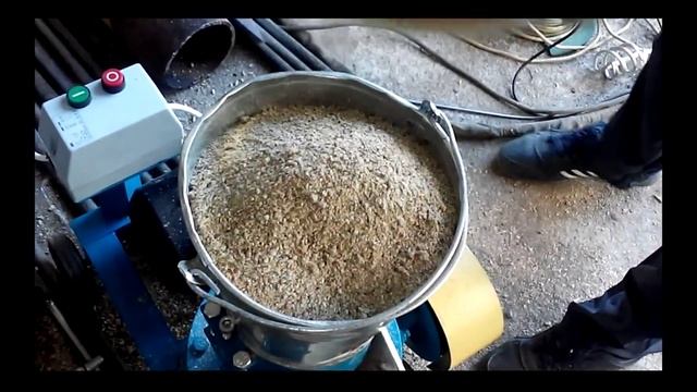 Гранулятор для изготовления гранулированного корма. смотреть онлайн
