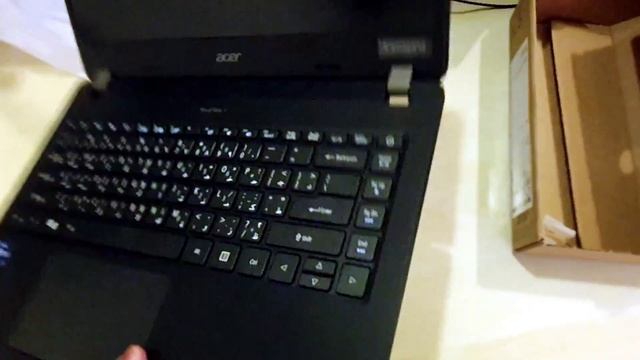 Acer Travelmate P2: Unboxing and Installation смотреть онлайн