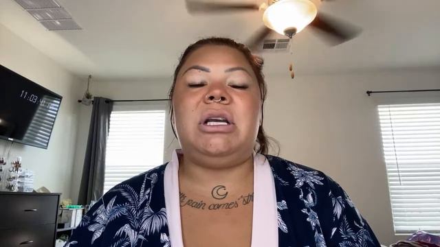 Doing Makeup And Chatting 💬