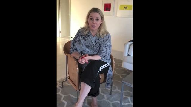 Sofia Helin berättar ett minne om mens смотреть онлайн