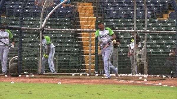 Santis Sanchez HIT2 Topps16