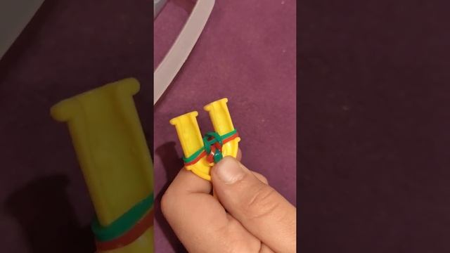 Плетение простого браслета из резиночке для начинающих. смотреть онлайн