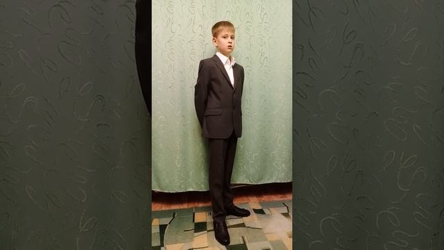 Дима рассказывает стихотворение Пушкина А.С. "Я помню чудное мгновенье" смотреть онлайн
