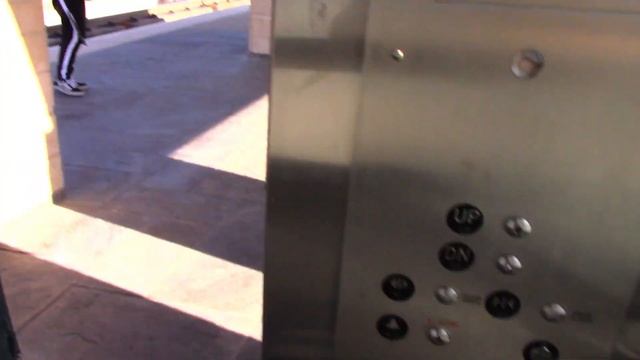 LOUD MOTOR | 2002 ThyssenKrupp (Oracle mod) Hydraulic Elevator @ D∆RT Forest Lane Sta., Dallas, TX смотреть онлайн