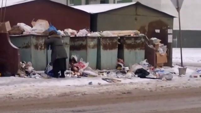 бабка орет на бомжиху смотреть онлайн