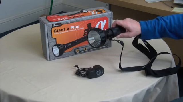 300 Lumen LED Giant Flashlight Overview Video from Ultra Secure Direct смотреть онлайн