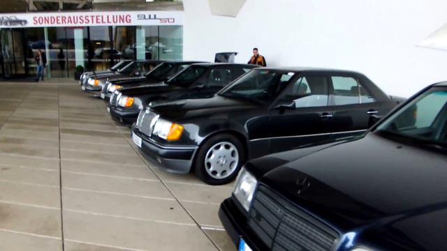 Porsche Museum with 14 Mercedes E500E on the doorstep смотреть онлайн