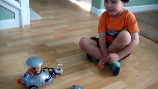 Despicable Me 2 - KIDS NEW TOY - Minion Mobil with Remote Control - Minions talk & sing - Review смотреть онлайн