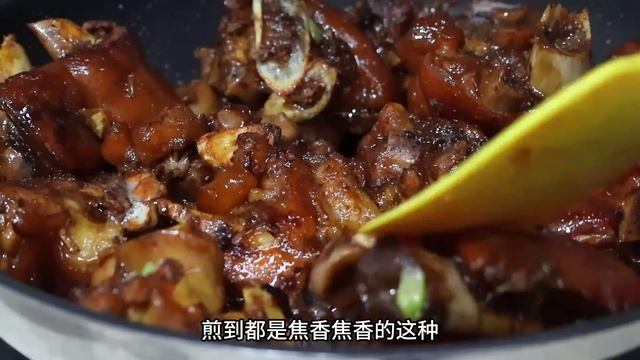 超级好吃的家庭版烤猪蹄，焦香焦香吃起来弹弹糯糯的，太过瘾了【胖手手丹丹】 смотреть онлайн