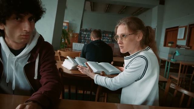 От первого лица: сериал Аспиранты | История артефакта, 6 серия смотреть онлайн