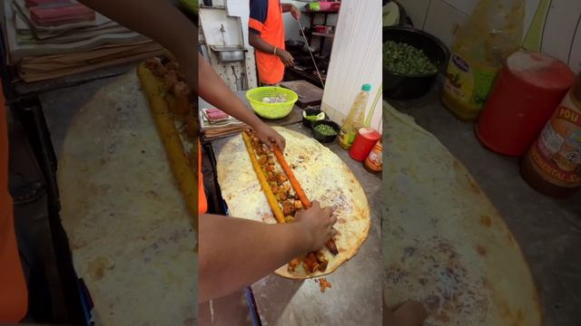 25 Inch Ka Chicken Roll, Biggest Roll Of India I Kolkata Food смотреть онлайн