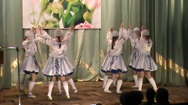 Танцевальный коллектив "Триумф".МКДЦ "Феникс" - Танец "Гжель" смотреть онлайн