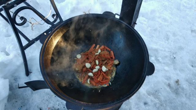 Готовлю плов куриный в казане на 22 литра. смотреть онлайн
