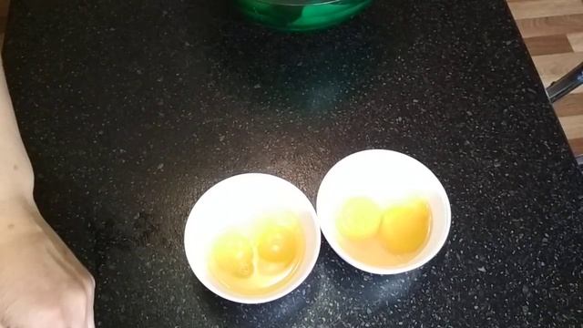 Тестируем яйцо индоутки и кур кросса Хайсек Браун. смотреть онлайн