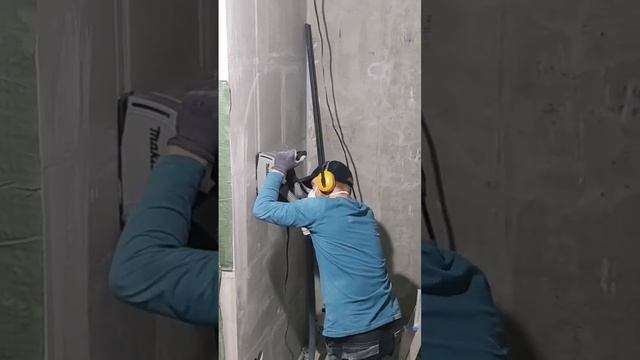 верный помощник в электромонтаже. Штроборез Makita SG-1251J смотреть онлайн