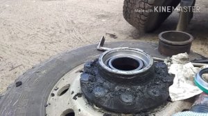 Замена сальника ступицы на FREIGHTLINER