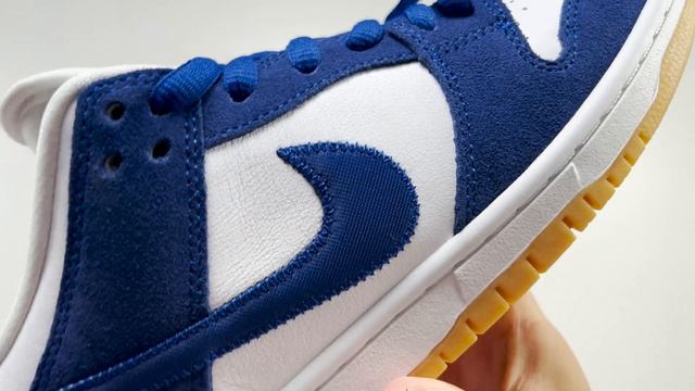 REAL VS FAKE! NIKE SB DUNK LOW LA DODGERS SNEAKER COMPARISON! смотреть онлайн