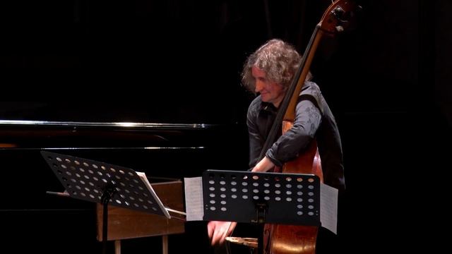 3 Cadenzas for Luigi Boccherini Menuet Maria Fedotova Vadim Bondarenko Vladimir Volkov смотреть онлайн