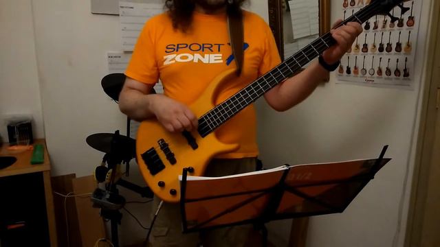 Michael Jackson- Billie Jean bass cover initial grade смотреть онлайн