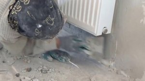 Заделка штроб с трубами отопления гипсовой штукатуркой