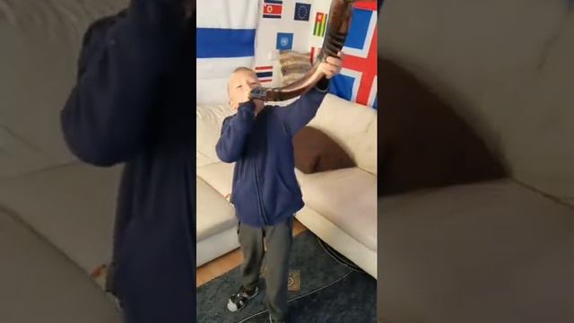 Мф 18:3: "и сказал: истинно говорю вам, если не обратитесь и не будете как дети, ...... смотреть онлайн