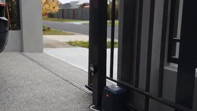 Sliding gate with BFT Deimos 400 motor by Melbourne Automatic Gates смотреть онлайн