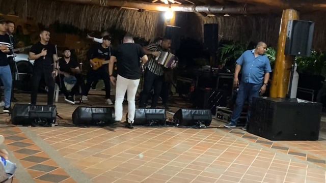 Carlos Tobio & Pablo Samir - La gordita - Leandro Diaz смотреть онлайн