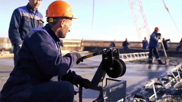 На новом Зейском мосту укладывают плиты проезжей части смотреть онлайн