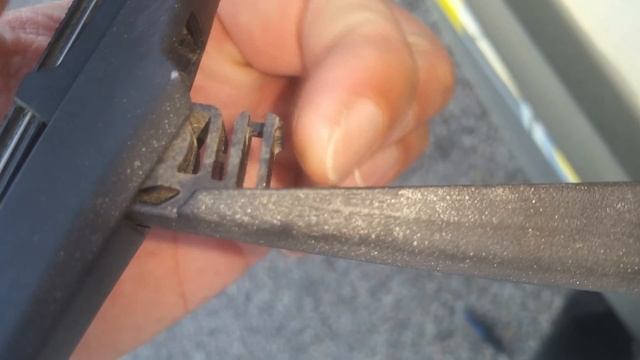 How to replace a Pontiac vibe rear wiper blade смотреть онлайн