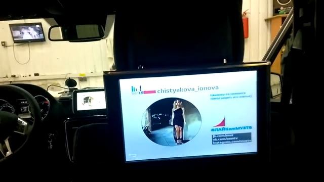 Мерседес задний монитор смотреть онлайн