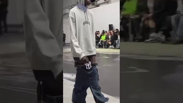 Показ мод?? смотреть онлайн
