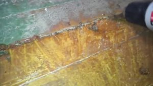 Удалить старую краску с пола