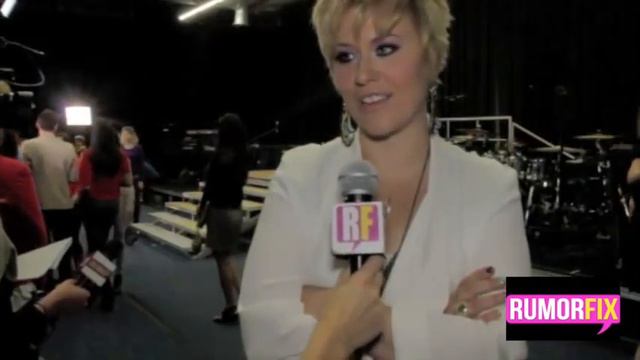 Erica Van Pelt Talks American Idol Live Tour смотреть онлайн