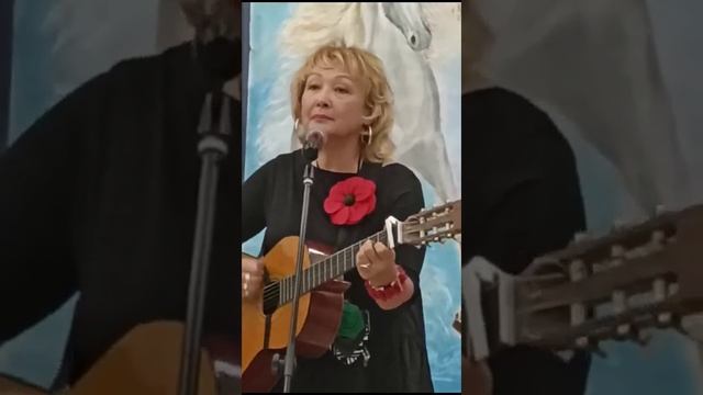 Елена Боганова-автор исполнитель,вторая гитара- Николай Шевляков.ЦМД Ломоносовский у Елены Постоево смотреть онлайн