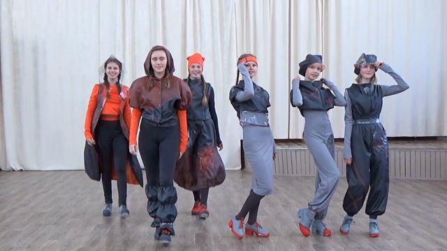 Коллекция "Между прошлым и будущим" смотреть онлайн