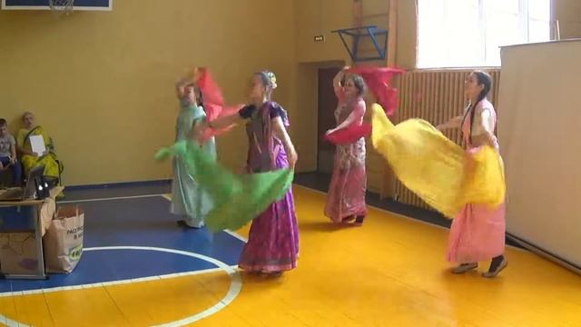 Индийский танец Говинда Школа-интернат Лухтоново 19.03.2017 г. смотреть онлайн