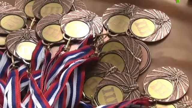 Золотой пьедестал ко Дню Победы смотреть онлайн