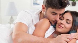 Дочь застала маму с другим мужчиной