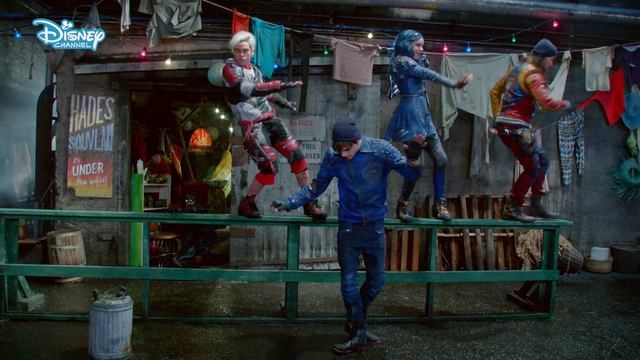 Z-O-M-B-I-E-S vs Descendants 2 | Someday / Chillin’ Like a Villain Mix - Disney Channel Sverige смотреть онлайн